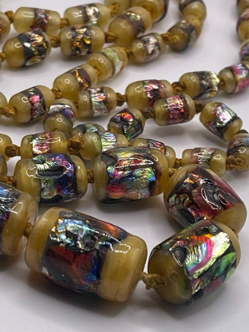 Vintage 1930s Italian Murano Yellow Glass Foil Beaded Necklace Art Nouveau Jewel - Picture 4 of 16